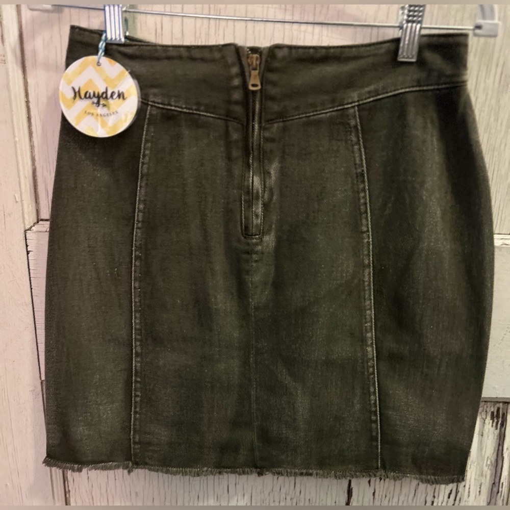 🌗🌗 Distressed Faded Mini Skirt by Hayden Los Angeles-NWT🌗🌗 - Picture 4 of 8